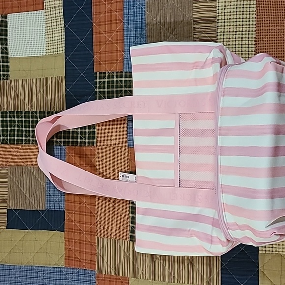 Victoria's Secret cooler tote - Picture 3 of 4